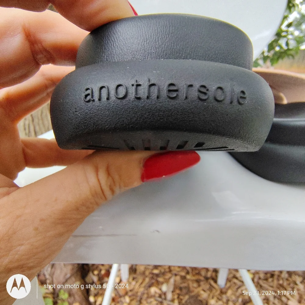 ANEW ANOTHERSOLE SZ 41 9 1/2 TAULE MARSHMELLOW SANDALS SLIDES NWOB - Picture 11 of 14